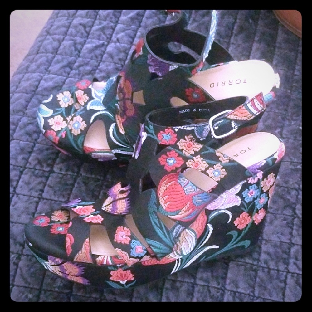 COPY - Floral wedges